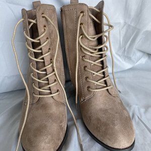 Journee Women's Baylor Suede Lace Up Victorian Style Boots in Taupe Size 9 NWOB